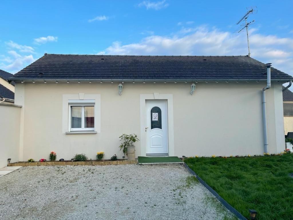 Charmante Maison Au Calme Sainte-Maure ภายนอก รูปภาพ